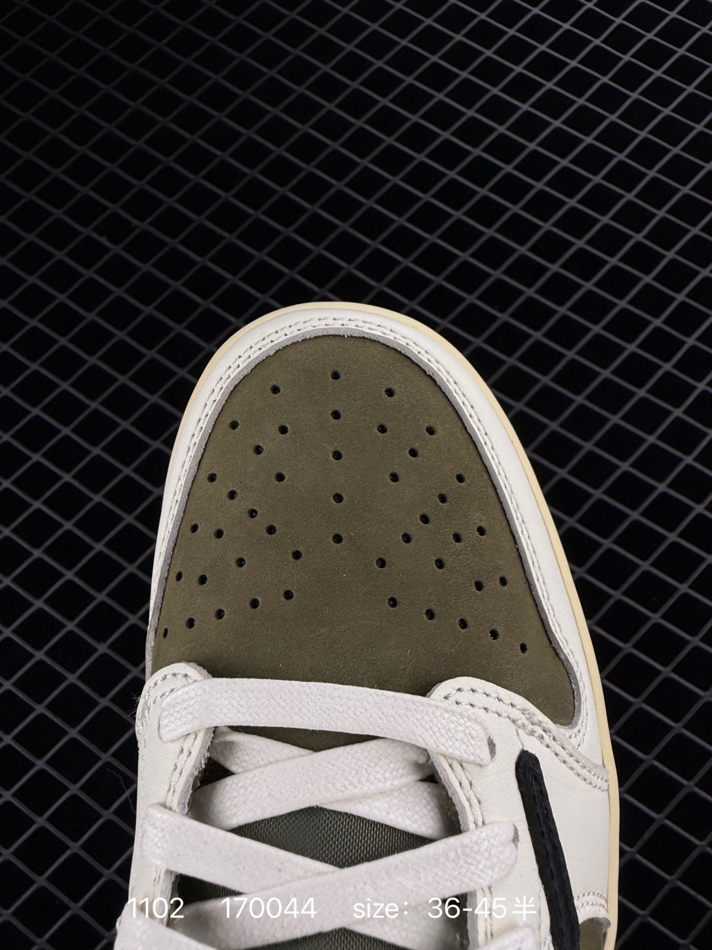 Travis Scott x Air Jordan 1 ” Reverse Mocha “